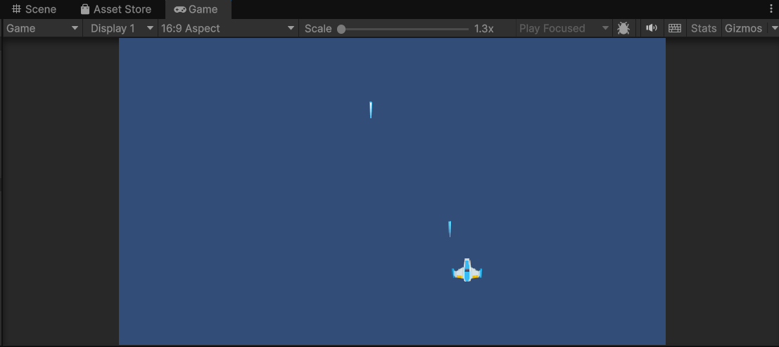 Jugando en modo Play: varias balas subiendo por la pantalla
